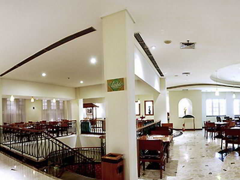 Arcadia Surabaya Hotel Bagian luar foto